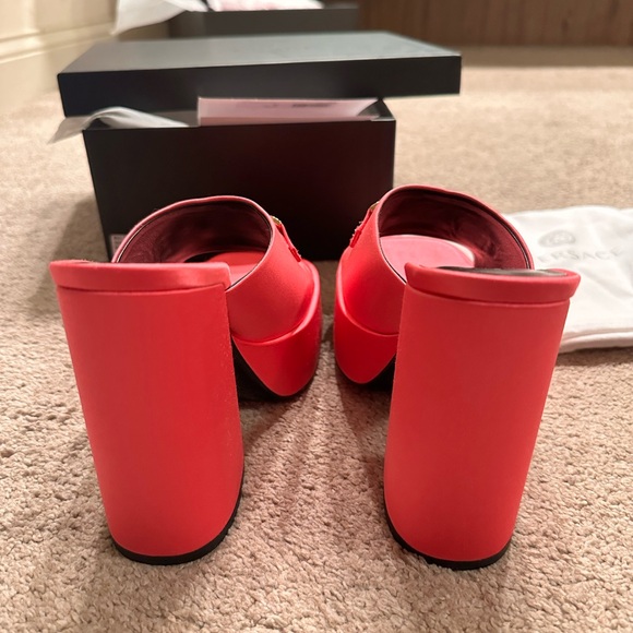 Versace Medusa platform sandals - Picture 11 of 13